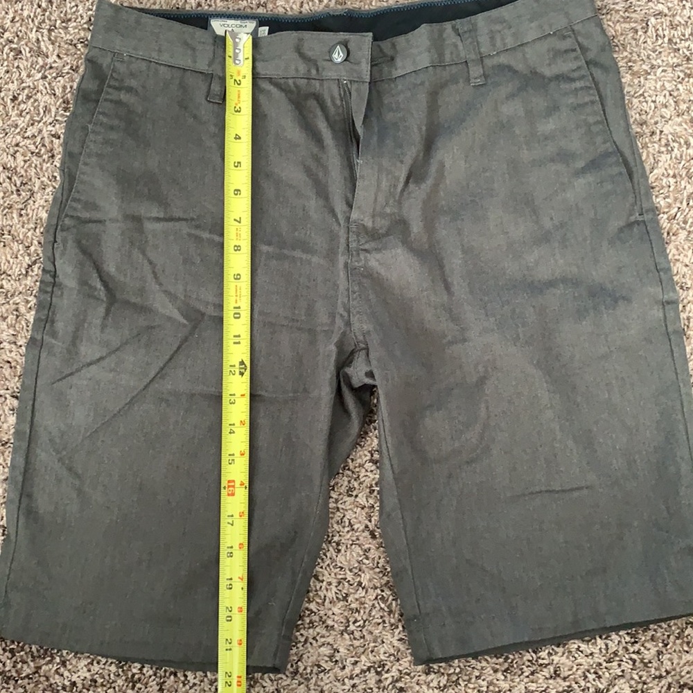 Volcom Shorts - Picture 3 of 7